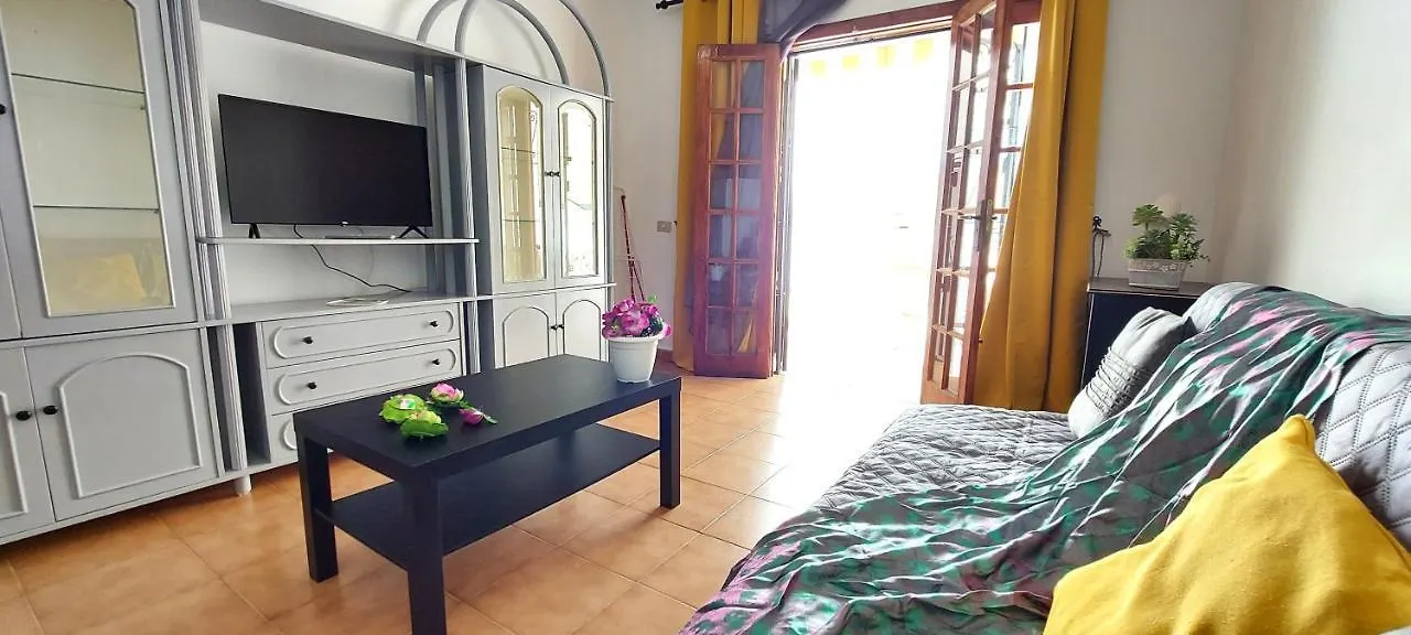 Los Cristianos Apartment, 1 Bedroom Wifi Free & Big Terrace Лос Кристианос